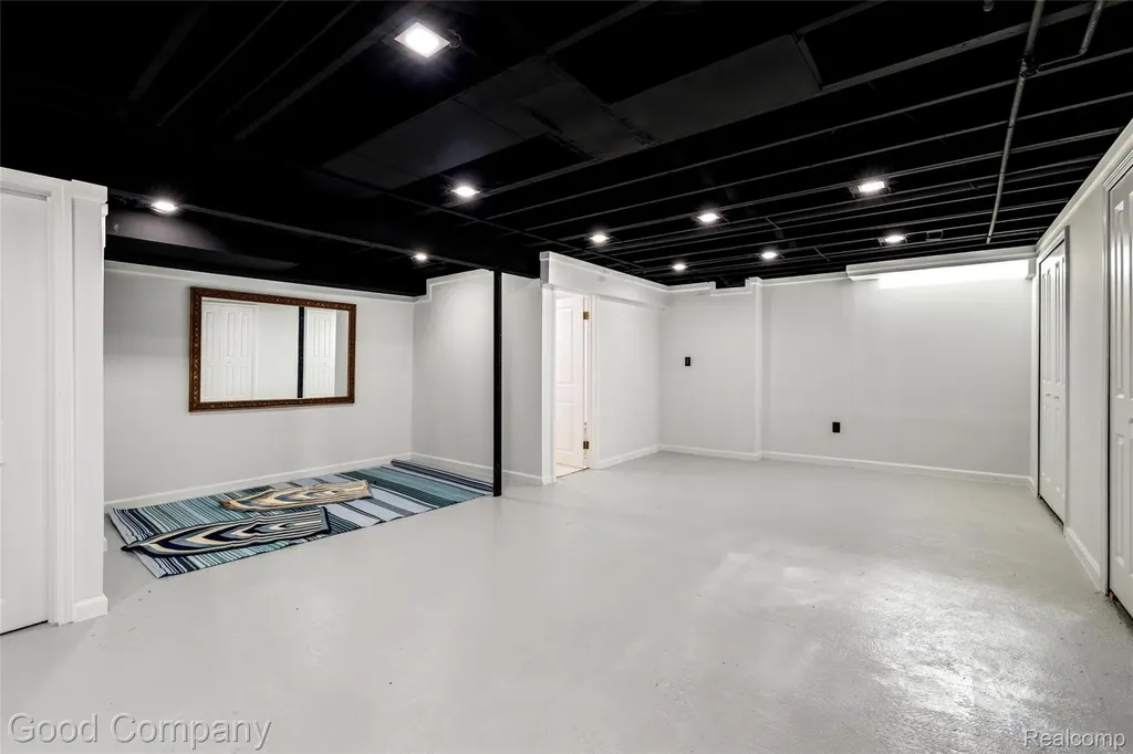 3176 Chambord Drive West Bloomfield Charter Township MI 48323