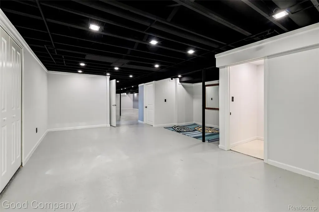 3176 Chambord Drive West Bloomfield Charter Township MI 48323
