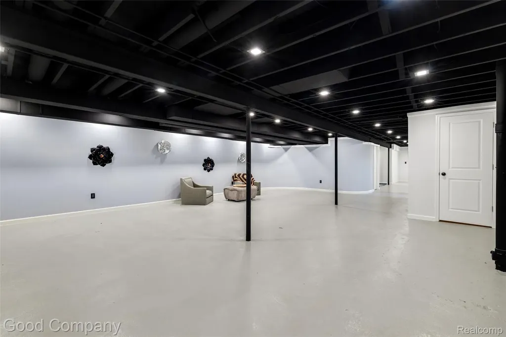 3176 Chambord Drive West Bloomfield Charter Township MI 48323