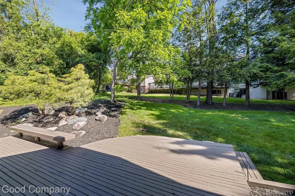 3176 Chambord Drive West Bloomfield Charter Township MI 48323