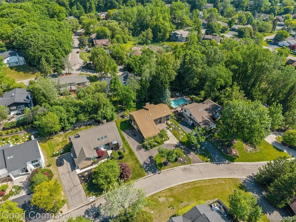 3176 Chambord Drive West Bloomfield Charter Township MI 48323