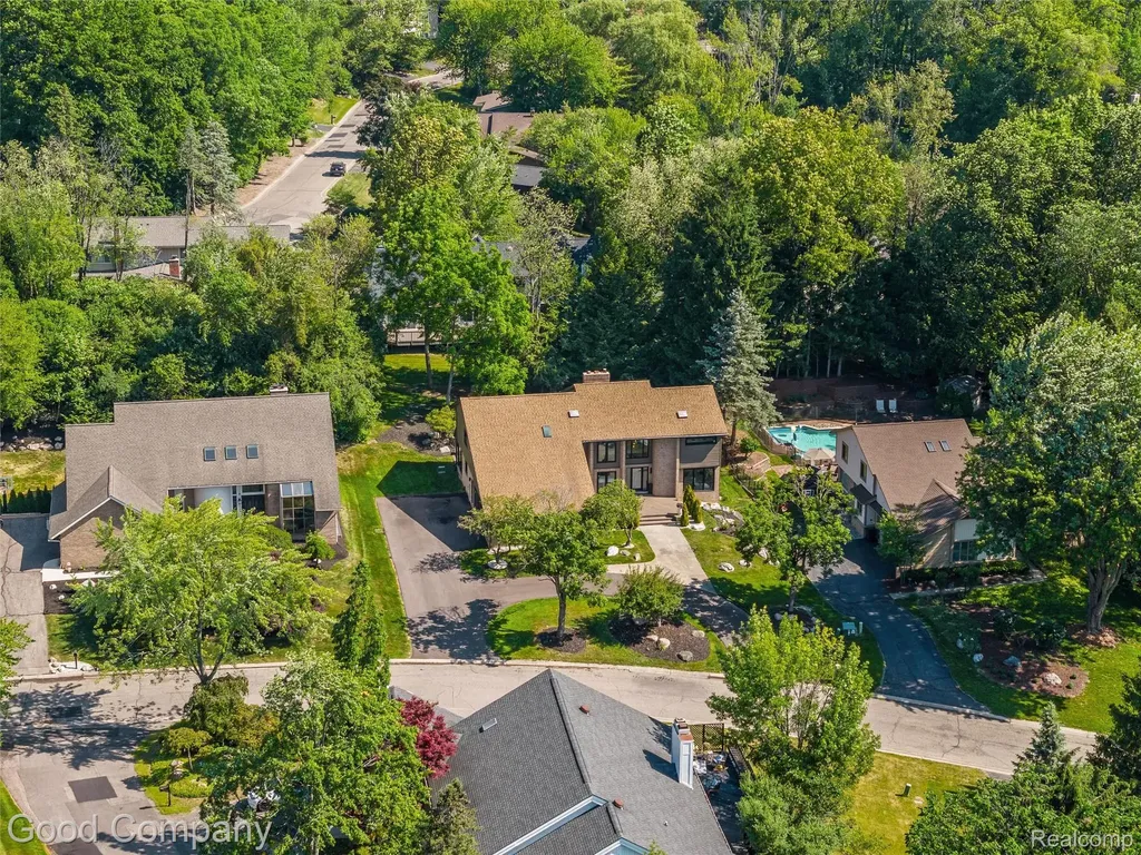 3176 Chambord Drive West Bloomfield Charter Township MI 48323