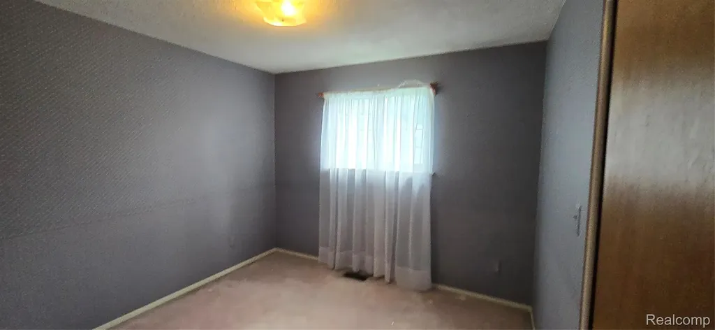 2126 S Karle Avenue Westland City MI 48186
