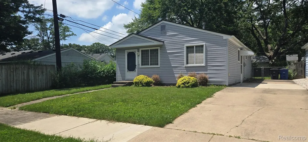2126 S Karle Avenue Westland City MI 48186