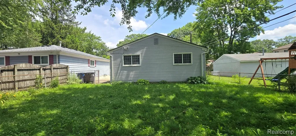 2126 S Karle Avenue Westland City MI 48186