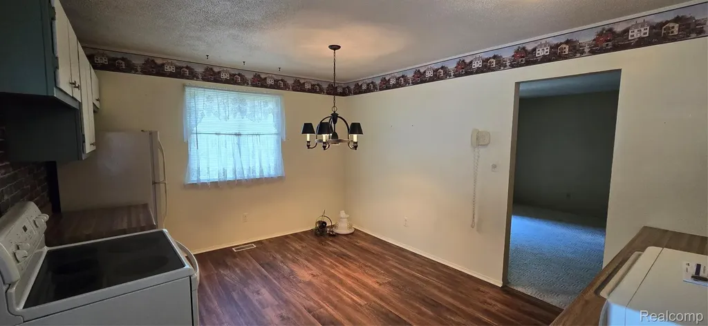 2126 S Karle Avenue Westland City MI 48186