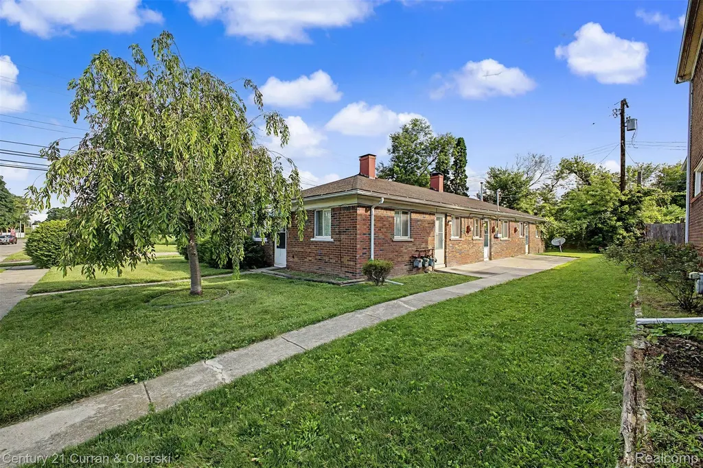 1432 Charter Street Lincoln Park City MI 48146