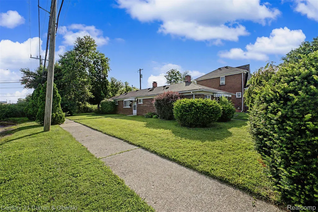 1432 Charter Street Lincoln Park City MI 48146