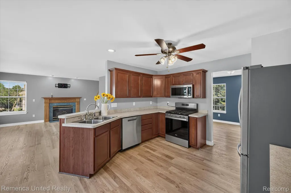 14458 Oak Leaf Trail Fenton Charter Township MI 48451