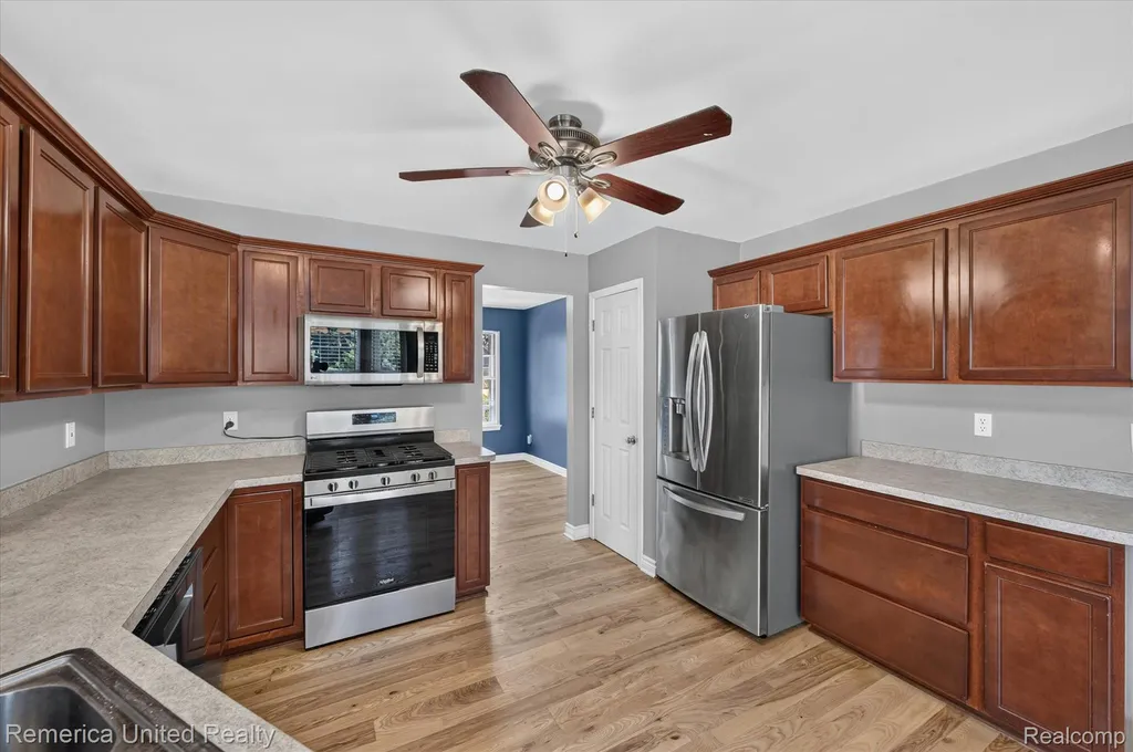 14458 Oak Leaf Trail Fenton Charter Township MI 48451