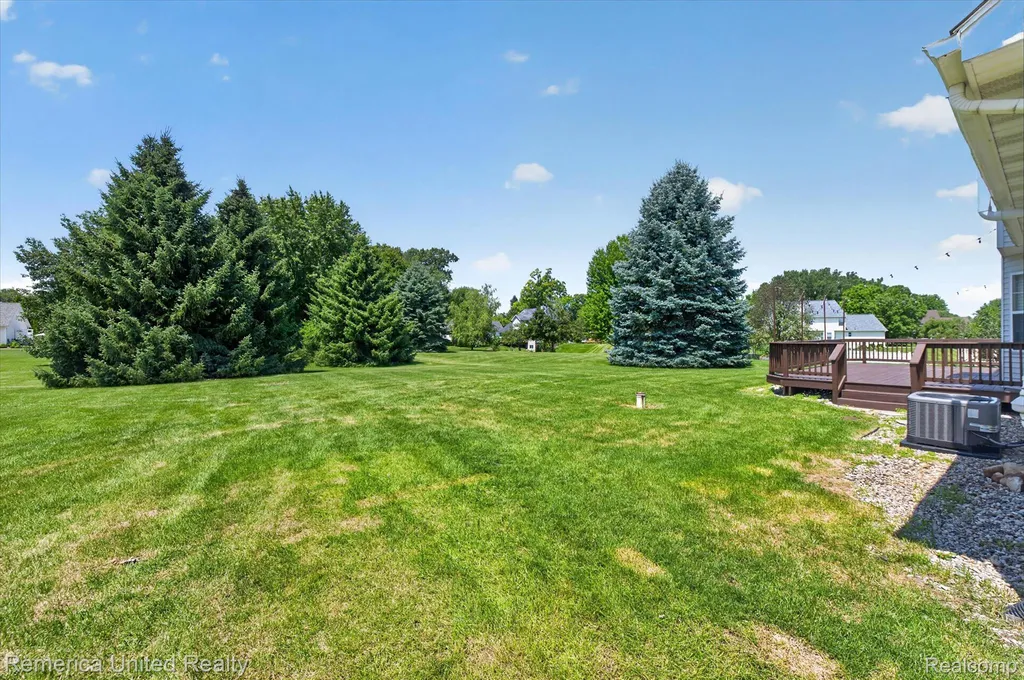 14458 Oak Leaf Trail Fenton Charter Township MI 48451