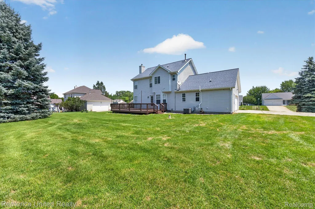 14458 Oak Leaf Trail Fenton Charter Township MI 48451