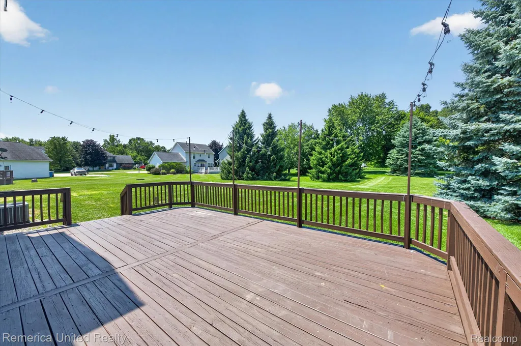 14458 Oak Leaf Trail Fenton Charter Township MI 48451