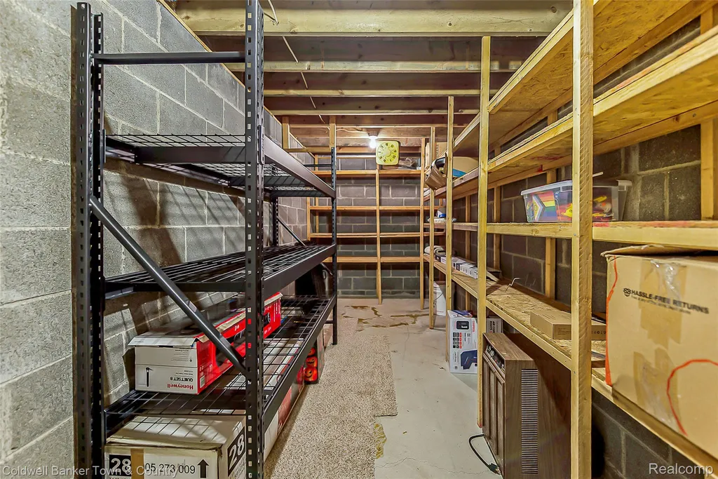 5211 Strawberry Lake Road Hamburg Township MI 48189