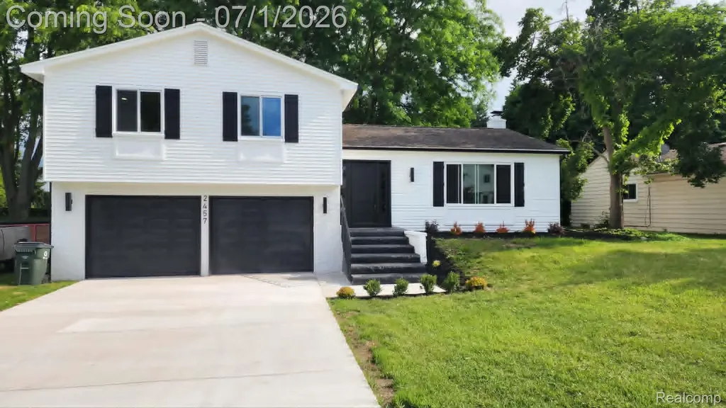 2457 Gemini Drive Lake Orion Village MI 48360