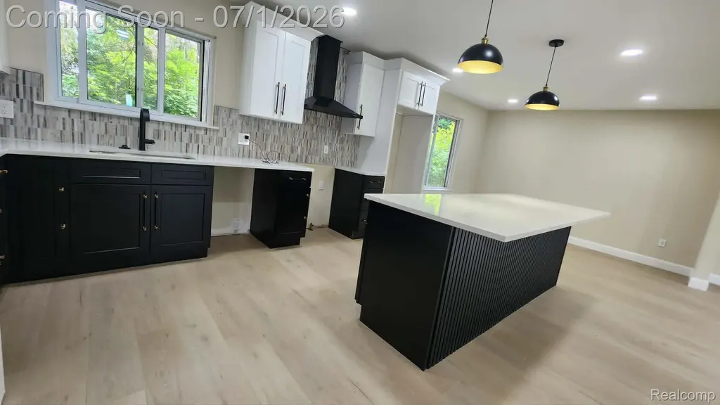 2457 Gemini Drive Lake Orion Village MI 48360