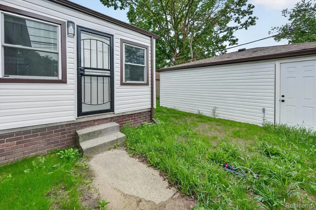 19391 Sussex Street Detroit City MI 48235