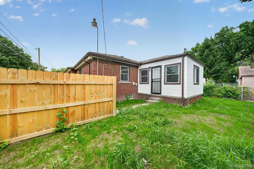 19391 Sussex Street Detroit City MI 48235