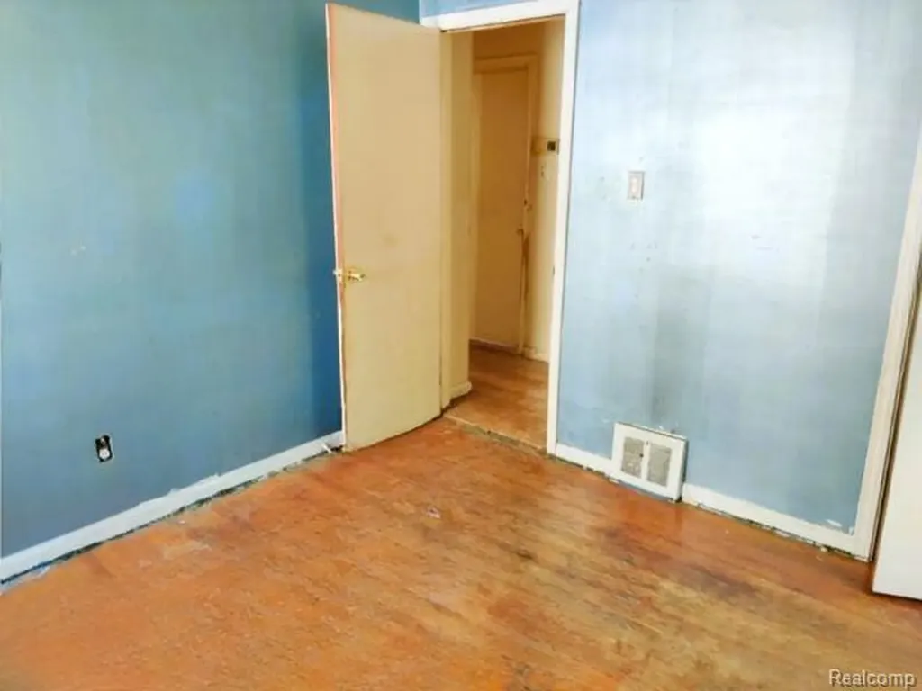 4230 Longtin Avenue Lincoln Park City MI 48146