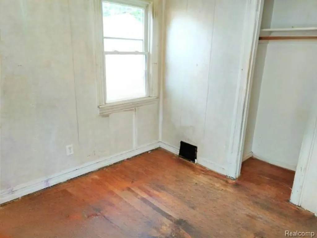4230 Longtin Avenue Lincoln Park City MI 48146
