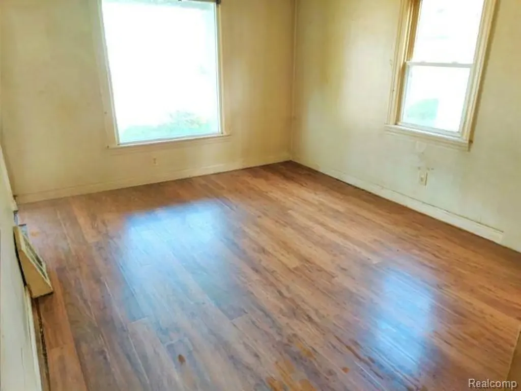 4230 Longtin Avenue Lincoln Park City MI 48146