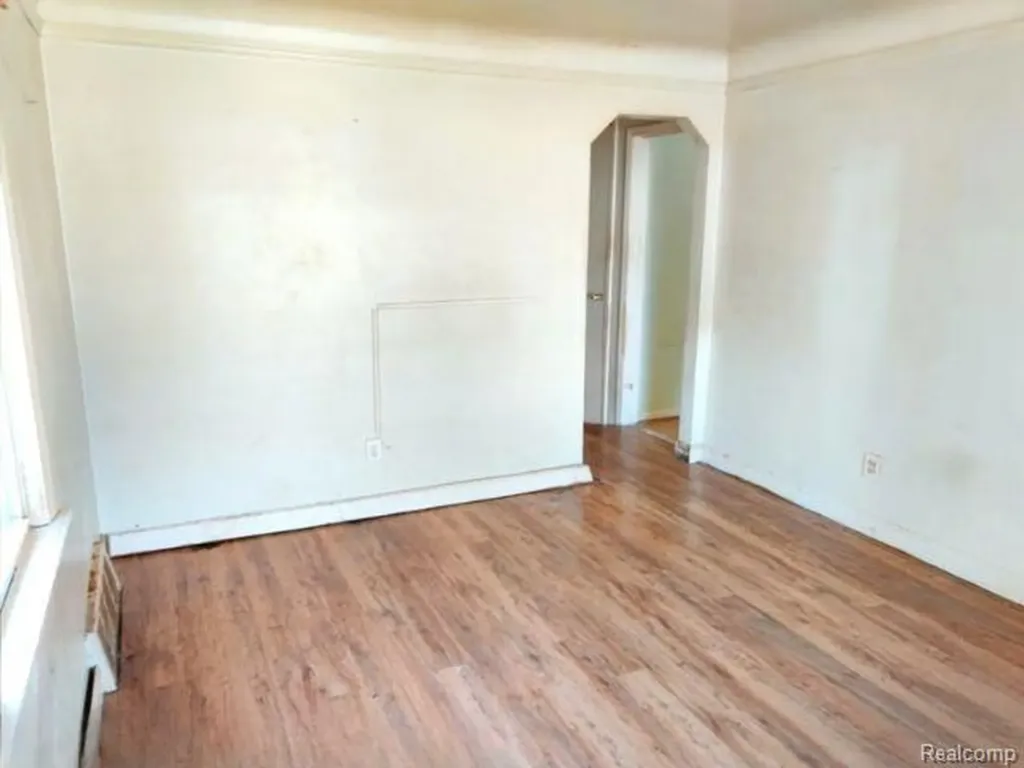 4230 Longtin Avenue Lincoln Park City MI 48146