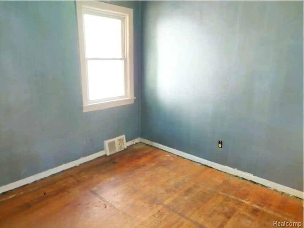 4230 Longtin Avenue Lincoln Park City MI 48146