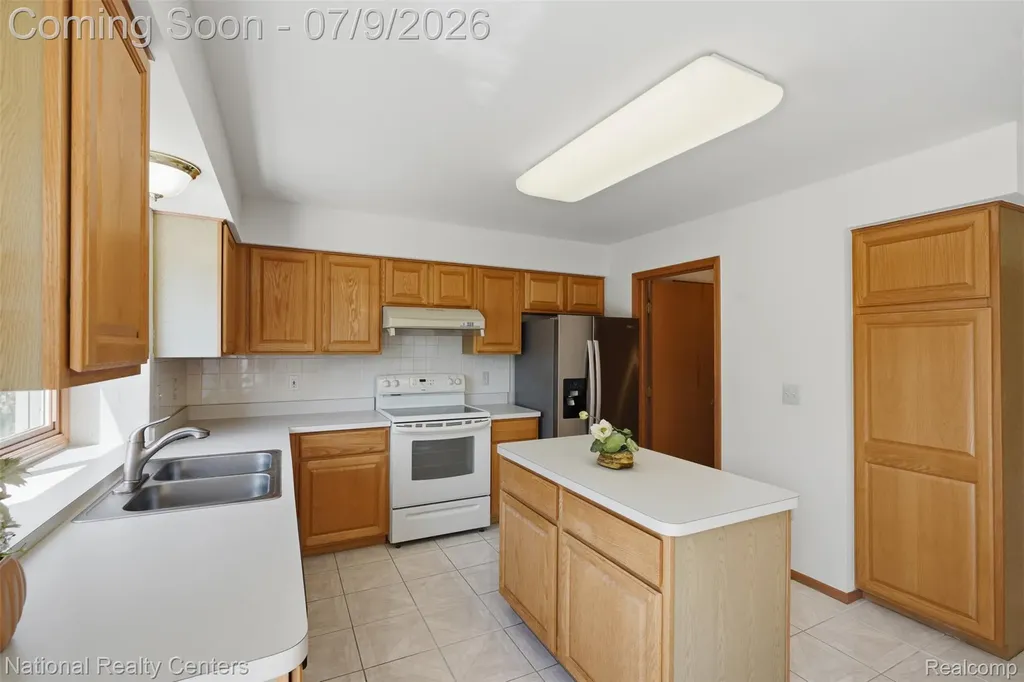 6860 Bridgemont Drive Canton Charter Township MI 48187