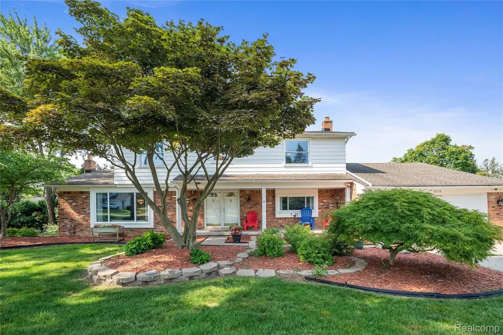 3739 Fife Lane West Bloomfield Charter Township MI 48323