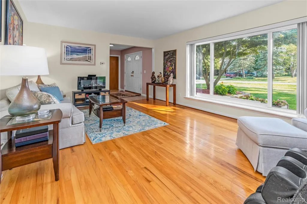 3739 Fife Lane West Bloomfield Charter Township MI 48323