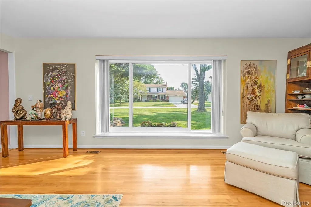 3739 Fife Lane West Bloomfield Charter Township MI 48323