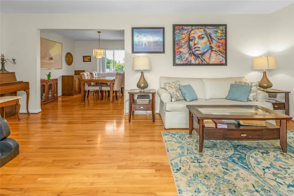 3739 Fife Lane West Bloomfield Charter Township MI 48323