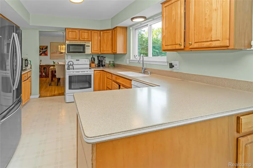 3739 Fife Lane West Bloomfield Charter Township MI 48323