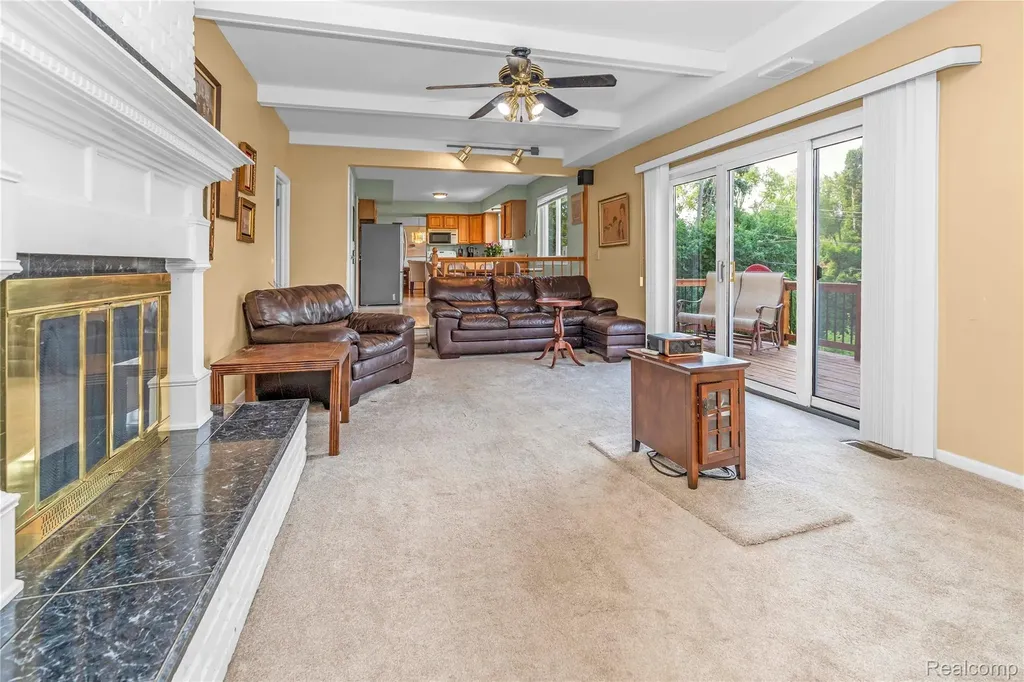 3739 Fife Lane West Bloomfield Charter Township MI 48323