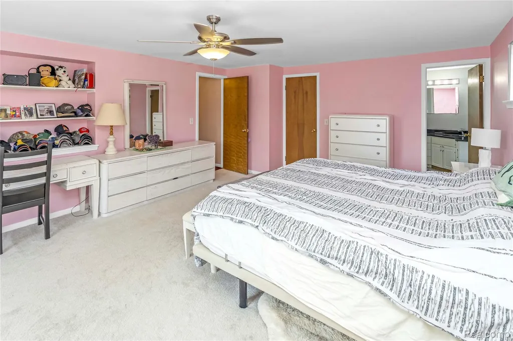 3739 Fife Lane West Bloomfield Charter Township MI 48323