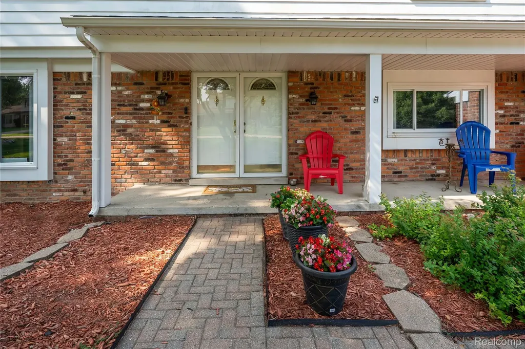 3739 Fife Lane West Bloomfield Charter Township MI 48323
