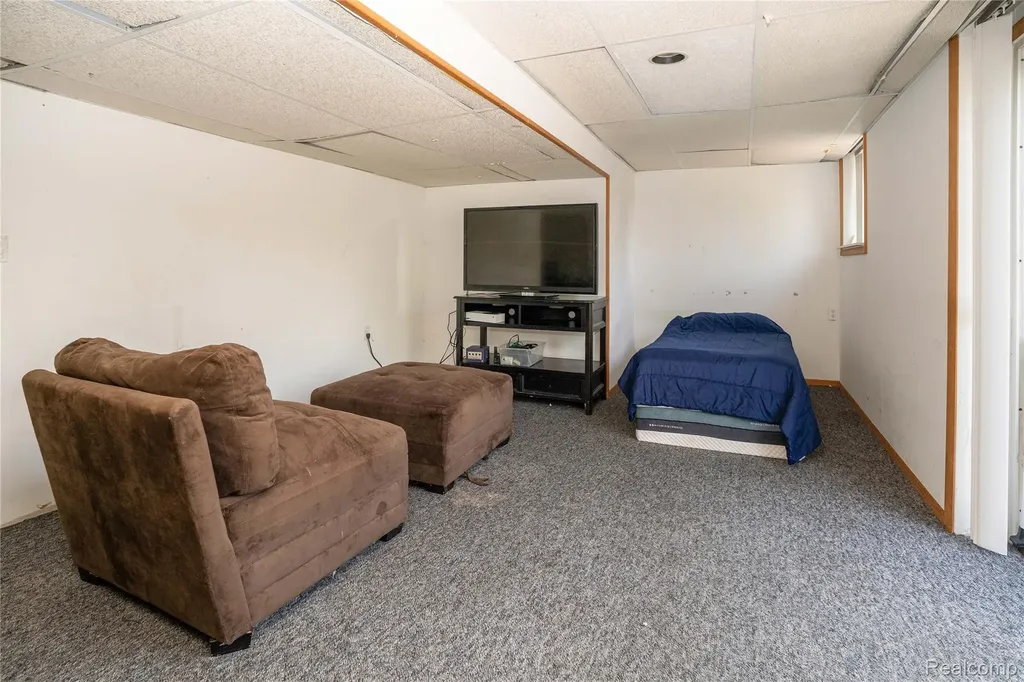 3739 Fife Lane West Bloomfield Charter Township MI 48323