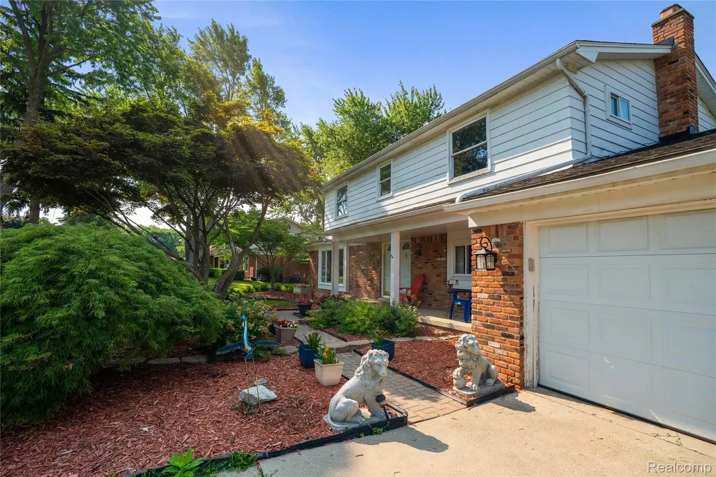 3739 Fife Lane West Bloomfield Charter Township MI 48323