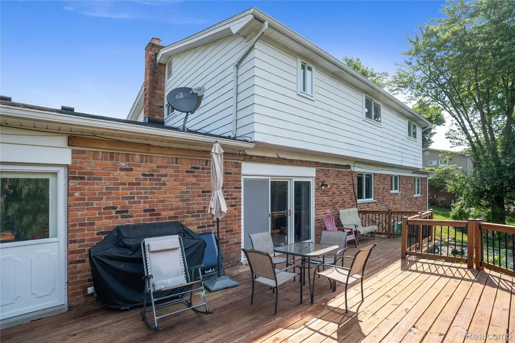 3739 Fife Lane West Bloomfield Charter Township MI 48323