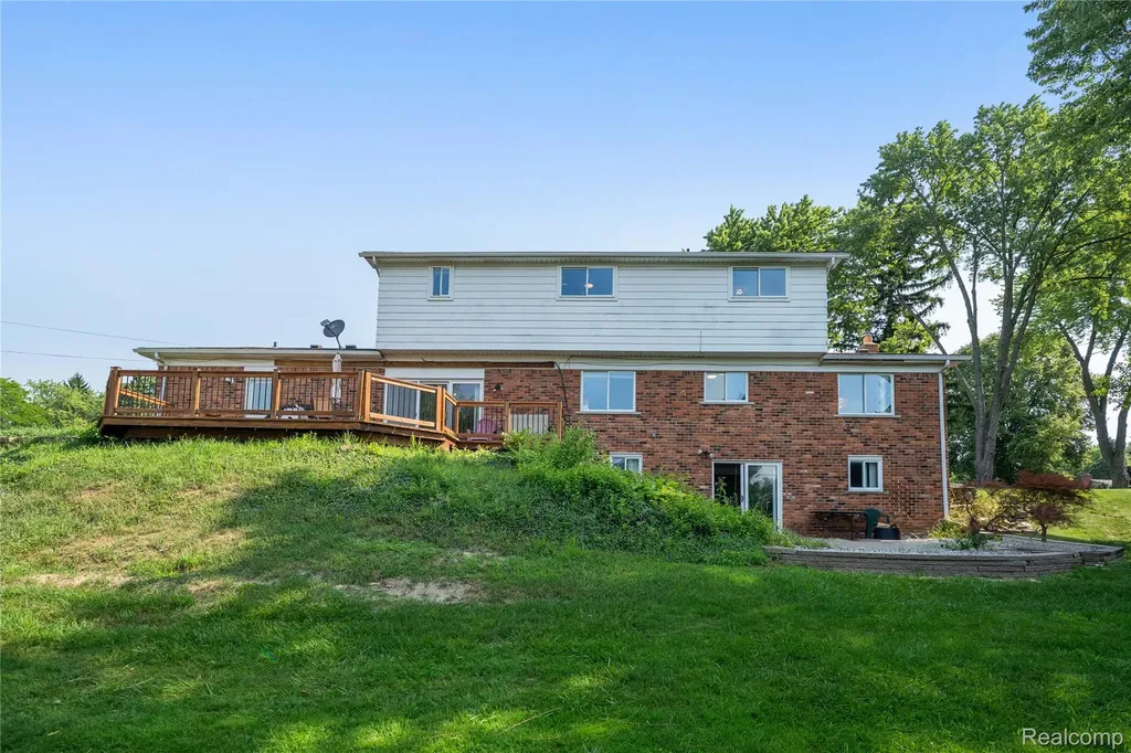 3739 Fife Lane West Bloomfield Charter Township MI 48323