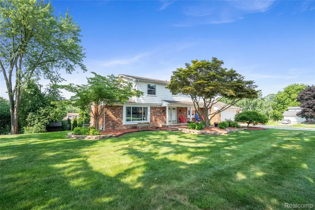 3739 Fife Lane West Bloomfield Charter Township MI 48323