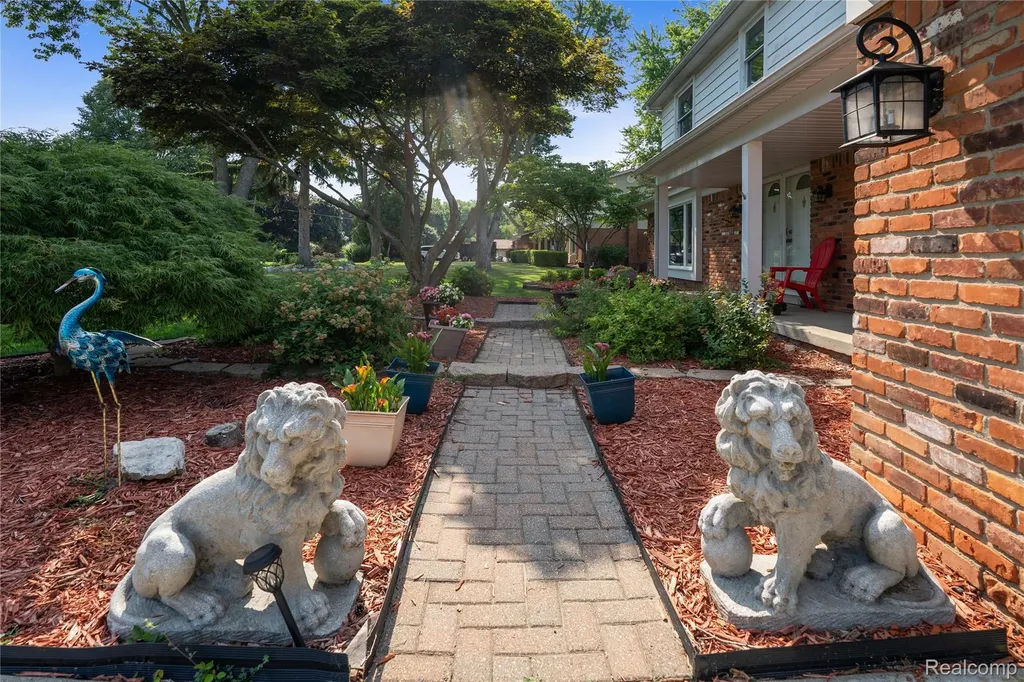 3739 Fife Lane West Bloomfield Charter Township MI 48323