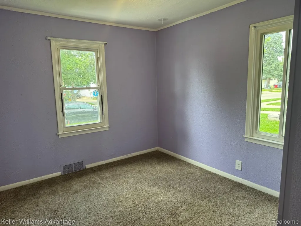 25858 Leach Street Roseville City MI 48066