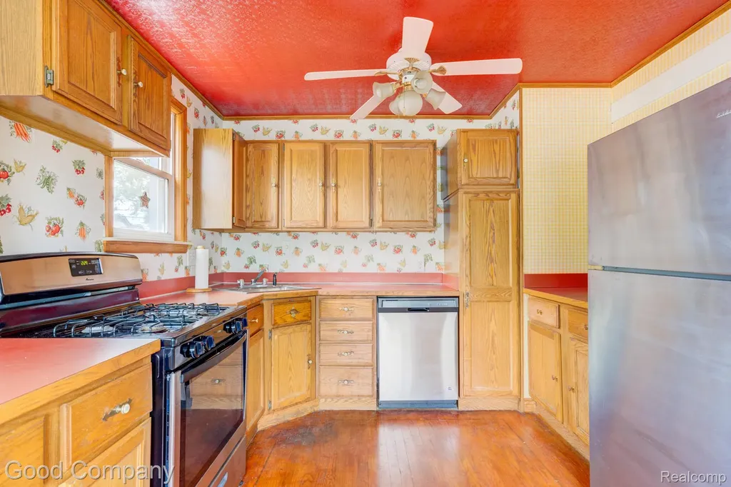 1355 Harvard Road Berkley City MI 48072
