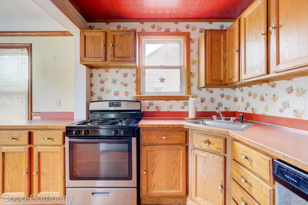 1355 Harvard Road Berkley City MI 48072