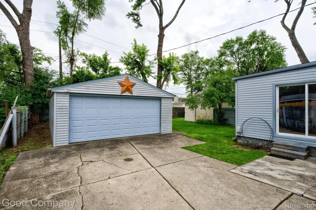 1355 Harvard Road Berkley City MI 48072