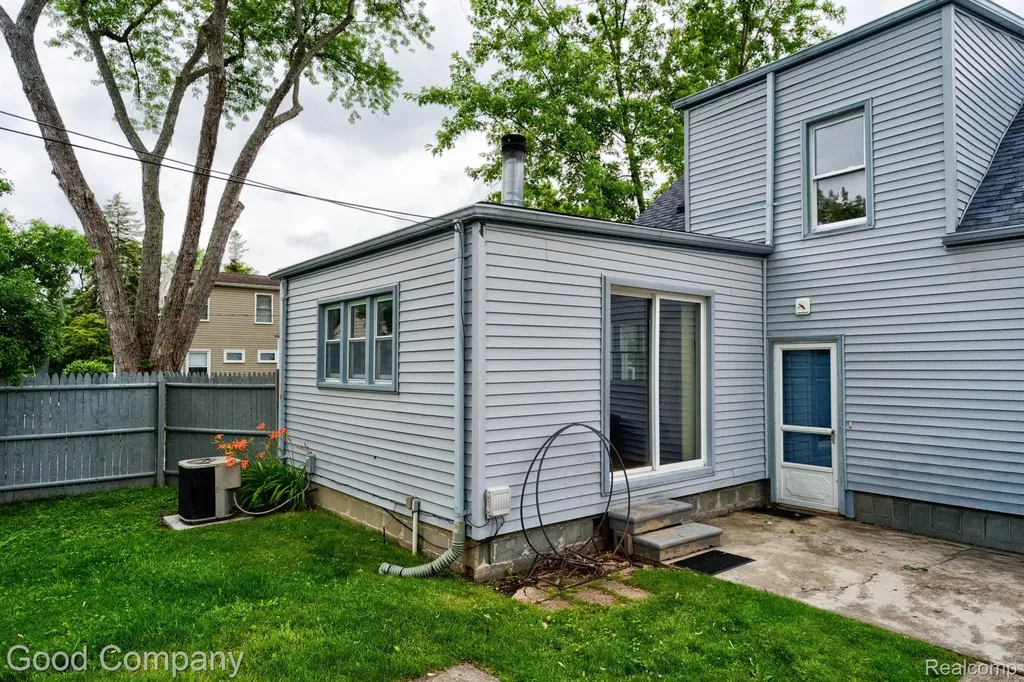 1355 Harvard Road Berkley City MI 48072