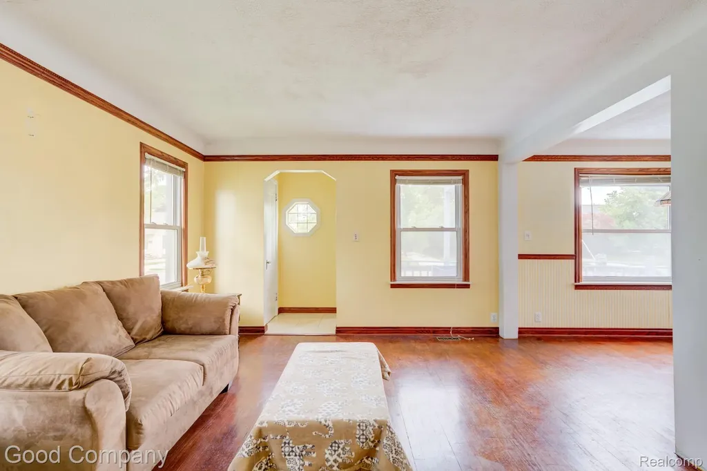 1355 Harvard Road Berkley City MI 48072