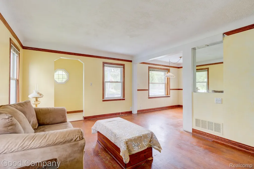 1355 Harvard Road Berkley City MI 48072