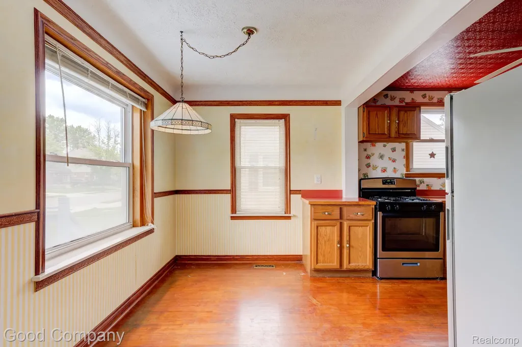 1355 Harvard Road Berkley City MI 48072